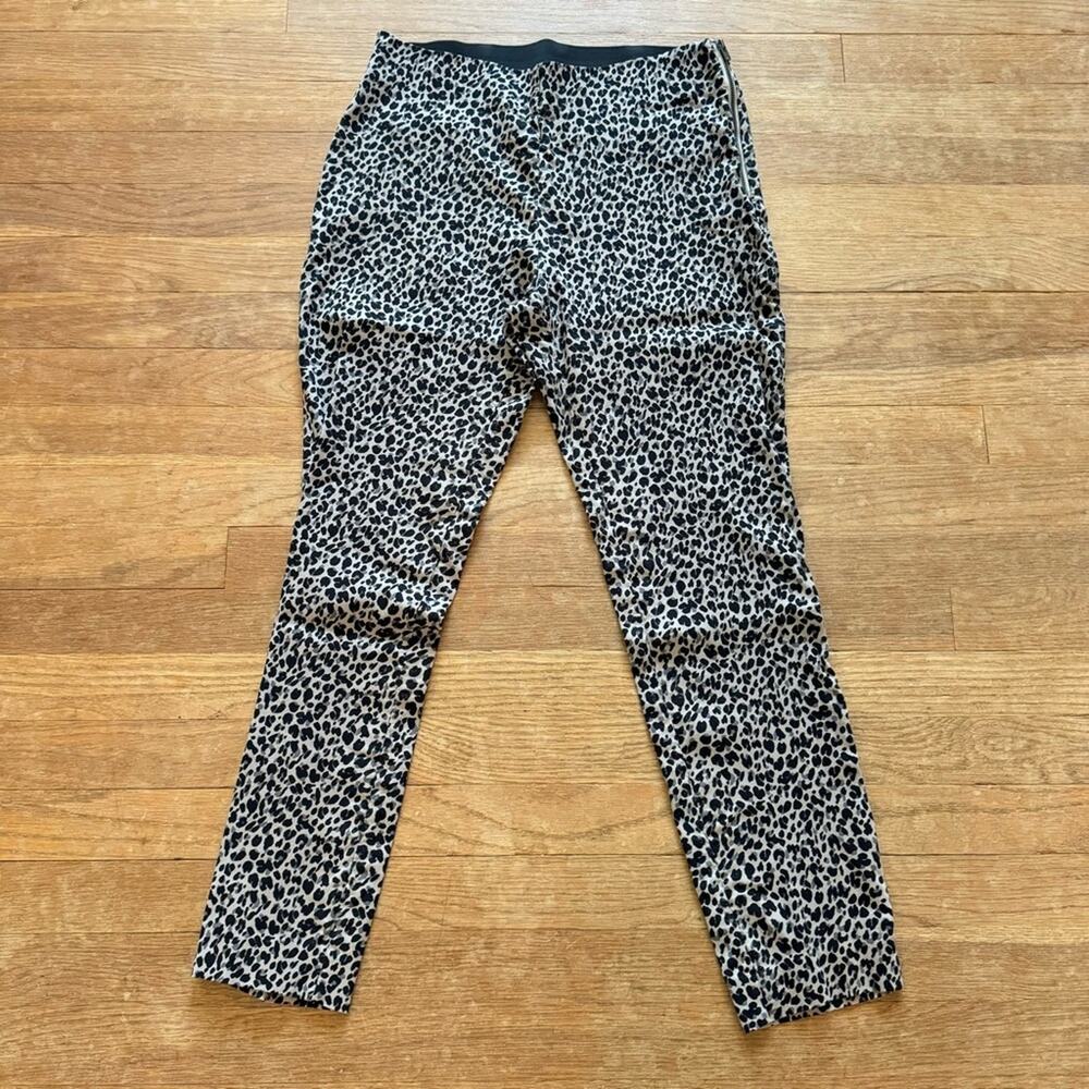 A New Day animal print casual yoga pants size 6
b22